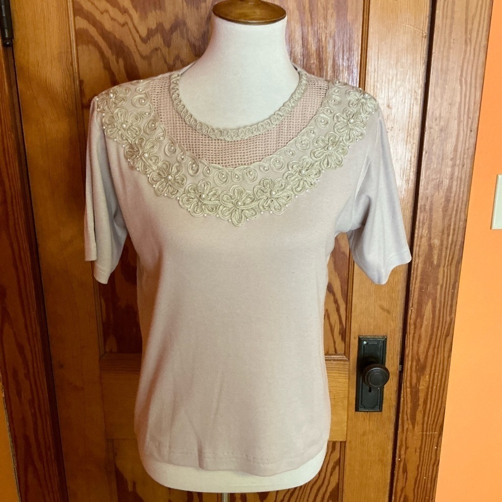 Vintage 90s feminine tan top - Picture 4 of 10